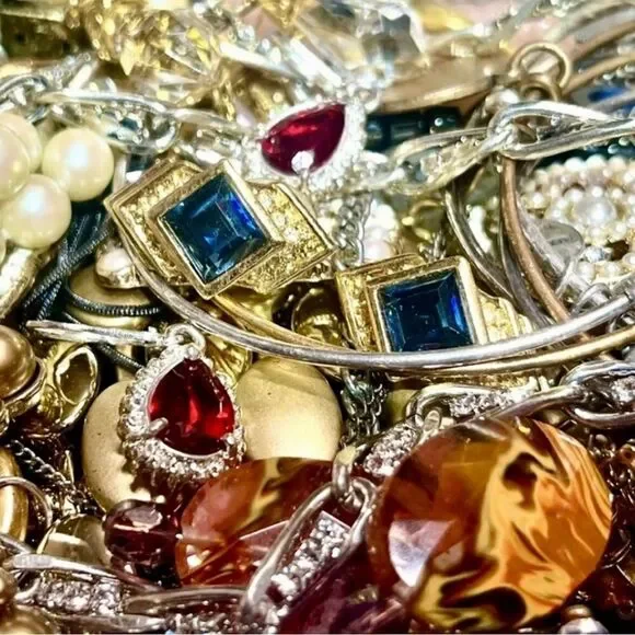 1/2 Lb Vtg 2 Now Estate Costume Jewelry Lot Some Signed All Wearable Silver Gold